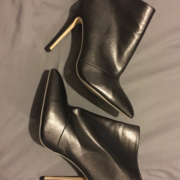 Basic black booties - Picture 3 of 4